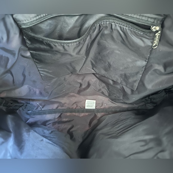 Le Sportsac heart tote with matching make up bag - Picture 3 of 10